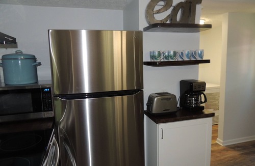 Port Clinton House | Beautiful 2 bed 2 bath recent renovation