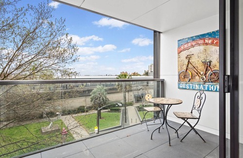 Milsons Point Apartment | Beautiful 2-Bed Unit In Incredible Location