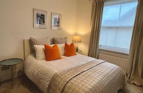 Thurlow Park Apartment | Beautiful 2 Bed Centrally Located Flat Close to 3 Stations