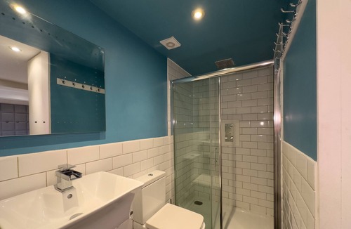 Whitefield Apartment | Beautiful 2 bed duplex apartment with gated parking.