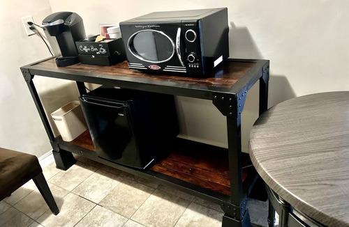 Buchanan Apartment | Beautiful 2-bed Garden Lake Apartment, w/Hot Tub, BBQ, Boat, Parking, Buchanan