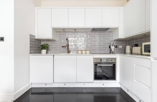 Wood Street Apartment | Beautiful 2 bed in Walthamstow