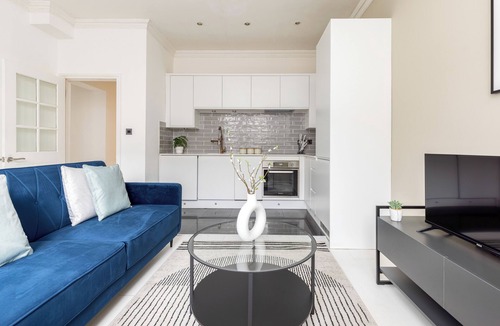 Wood Street Apartment | Beautiful 2 bed in Walthamstow