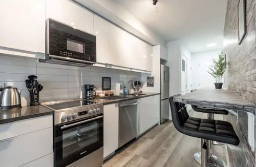 Downtown Condo | Beautiful 2 Bedroom Apt in downtown silverspring