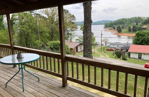 Bean Station Cabin | Beautiful 2 bedroom cabin with amazing lake views