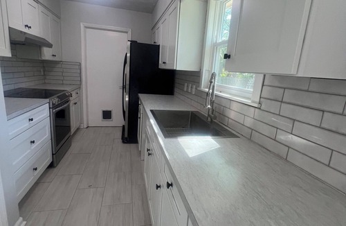 Dolphin's Cove House | Beautiful 2-bedroom house with AC in peaceful Palm Valley
