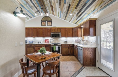 Brazoria House | Beautiful 2-bedroom/3 full baths on the tranquil San Bernard River in Brazoria