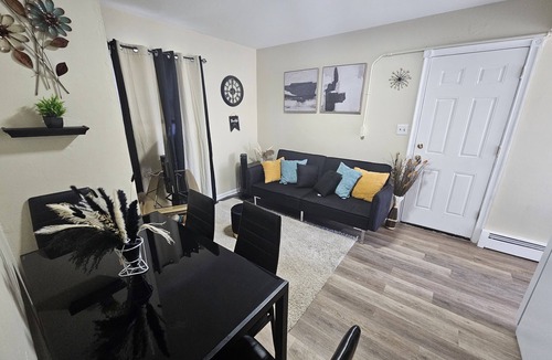 Rahway Apartment | Beautiful 2-bedroom apartment in Rahway, close to Newark Airport and NYC trains.