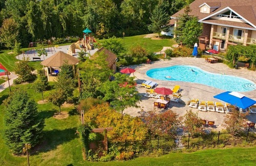 Collingwood Apartment | Beautiful 2 bedroom unit at resort, sleeps 6