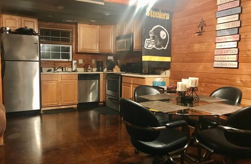 Doniphan Cabin | Beautiful 2 bedroom cabin 40 feet from scenic current river. Boat ramp access.
