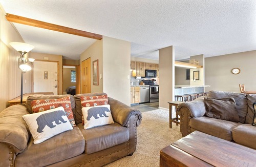 Dillon Condo | Beautiful 2-Bedroom Condo Overlooking Lake Dillon!