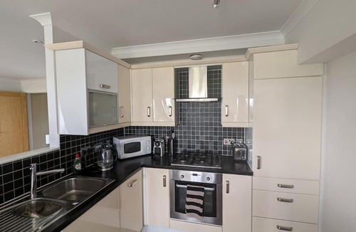 Carnoustie Apartment | Beautiful 2 bedroom flat overlooking golf course