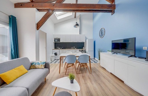 Begles Apartment | Beautiful 2-bedroom flat with patio