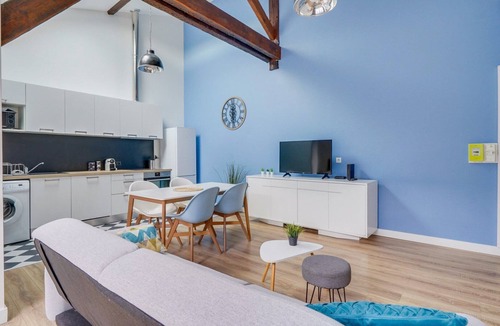 Begles Apartment | Beautiful 2-bedroom flat with patio