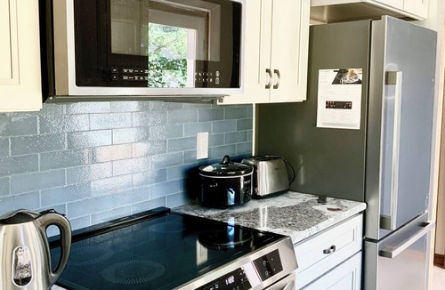 Vancouver Heights House | Beautiful 2-bedroom house addition in wonderful Vancouver.