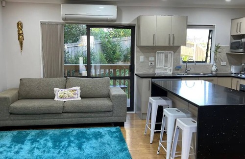 Manurewa House | Beautiful 2 bedroom house