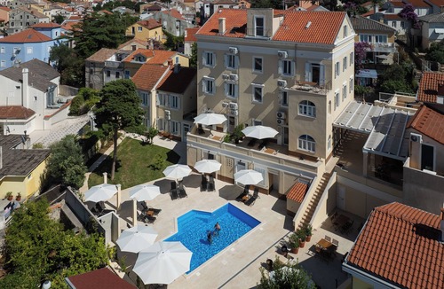 Cove Murtar Apartment | Beautiful 2-bedroom apartment with veranda