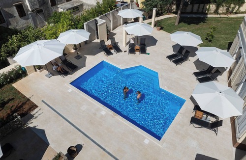 Cove Murtar Apartment | Beautiful 2-bedroom apartment with veranda