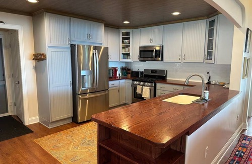 Town of Owasco House | Beautiful 2-bedroom Owasco Lakefront home
