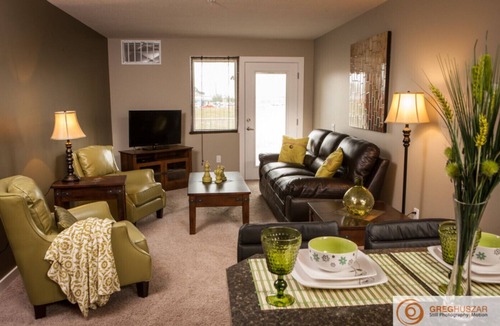 Regina Condo | Beautiful 2 Bedroom Suite - Excellent East Regina - Ideal for Work Crews