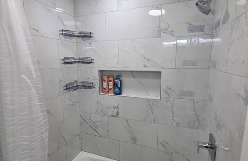 Blakely House | Beautiful 2-bedroom townhome with AC in charming Blakely
