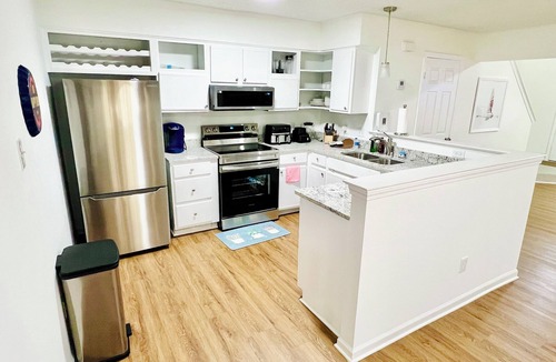 Cordova House | Beautiful 2-bedroom townhome with king size beds in Cordova Memphis
