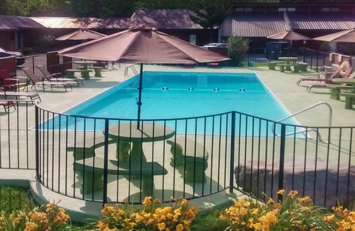 Cosby Apartment | Beautiful 2 bedroom unit at resort, sleeps 4