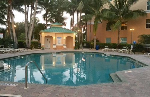 Burnt Store Marina Condo | Beautiful 2 bedroom Condo in Harbor Towers @ Burnt Store Marina and Country Club