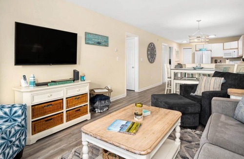 Heron Harbour Isle Condo | Beautiful 2 BR 2 BA Unit in the Popular Harbour Club Community!