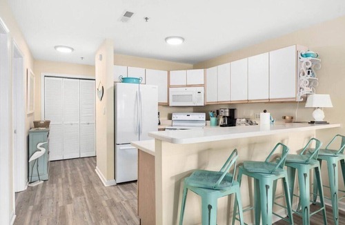 Heron Harbour Isle Condo | Beautiful 2 BR 2 BA Unit in the Popular Harbour Club Community!