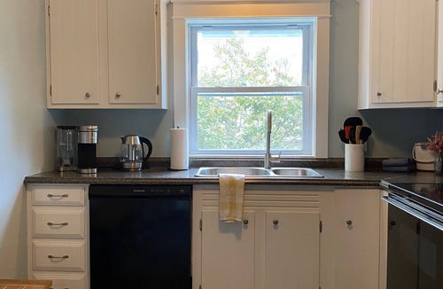 South End House | Beautiful 2 BR home, quiet, minutes from downtown