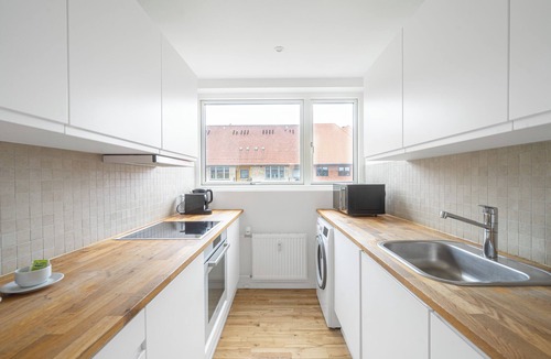 Frederiksberg Apartment | Beautiful 2-BR w/a balcony in Frederiksberg - 205