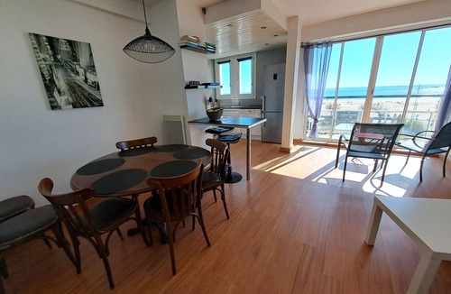 Saint-Jean-de-Monts Apartment | Beautiful 2-bedroom apartment - sea view - 5 guests, WIFI, pets allowed, parking