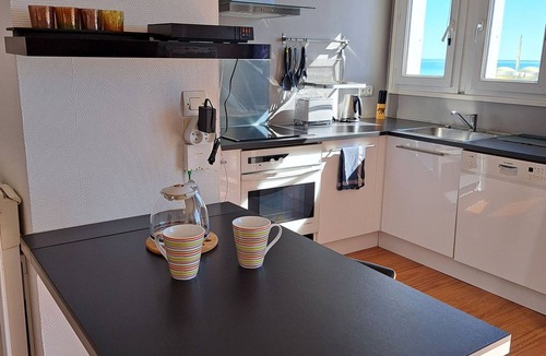 Saint-Jean-de-Monts Apartment | Beautiful 2-bedroom apartment - sea view - 5 guests, WIFI, pets allowed, parking