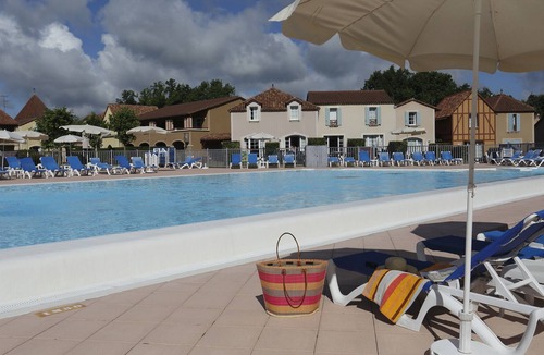 Monflanquin Apartment | Beautiful 2 room apartment in Lac Mondésir holiday resort