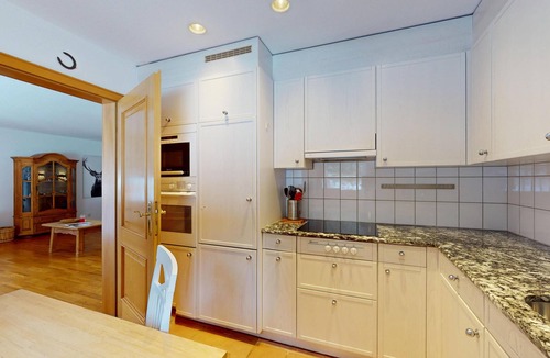 Champfer Apartment | Beautiful 2-room apartment on the raised ground floor with approx.