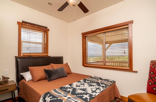 Hereford House | Beautiful 2 Story with Mountain Views