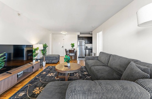 North Brookline Apartment | Beautiful 2bd/1.5ba Next to BU 8519