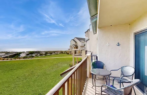 American Beach Condo | Beautiful 2Bd/2.5Ba Ocean Front Condo. Sleeps 6 - Pet Friendly.
