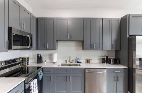 Cleveland Apartment | Beautiful 2Bed - 10 min. to downtown/Cavs/Browns