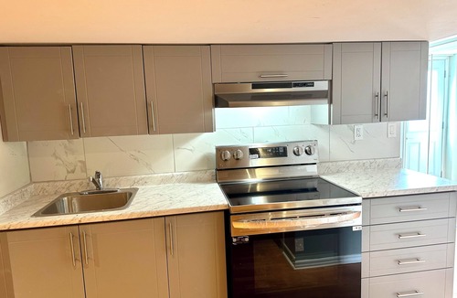 Georgetown House | Beautiful 2Bed walkout basement