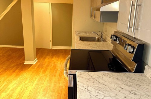 Georgetown House | Beautiful 2Bed walkout basement