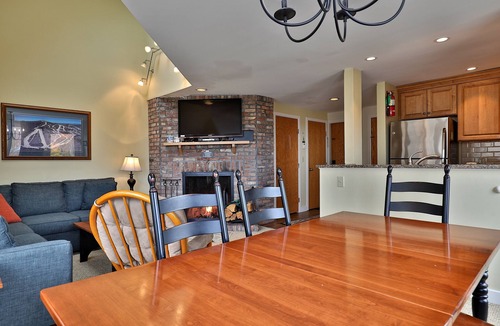 Killington Condo | Beautiful 2BR/2BA Fall Line Condo with Mountain Views on Shuttle Route E2B