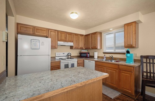 Spokane Valley Apartment | Beautiful 2BR APT 1 ⭑ Balcony ⭑ Free Parking ⭑ K-Cup ⭑ Near Attractions
