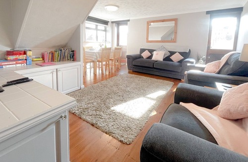 West Parley Cottage | Beautiful 2BR Converted cow Shed Sleeps 4