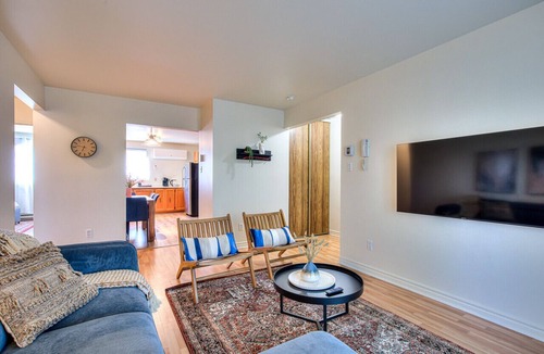 Pierrefonds-Roxboro Apartment | Beautiful 2BR in MTL with 2 included parking spots