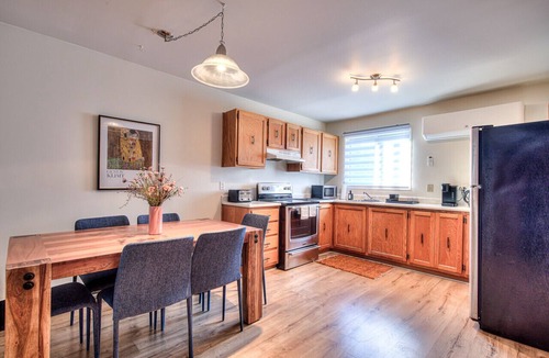 Pierrefonds-Roxboro Apartment | Beautiful 2BR in MTL with 2 included parking spots