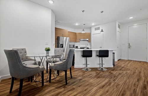 Riverside Apartment | Beautiful 2BR in Riverside 5274