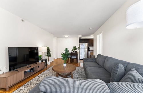 North Brookline Apartment | Beautiful 2BR Next to BU 4388