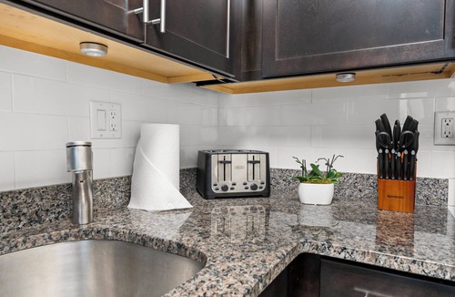 North Brookline Apartment | Beautiful 2BR Next to BU 4388